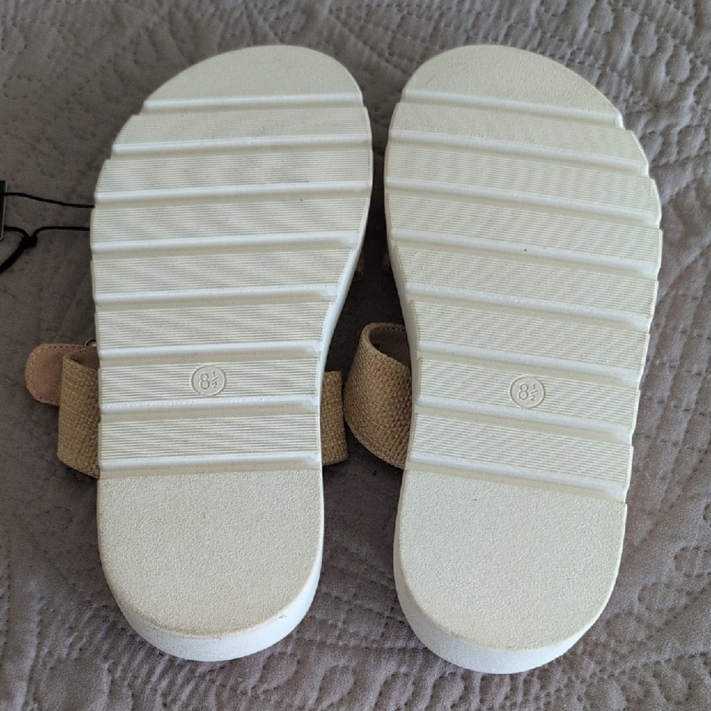 Madden NYC Women's Tan Sandals - Picture 3 of 4